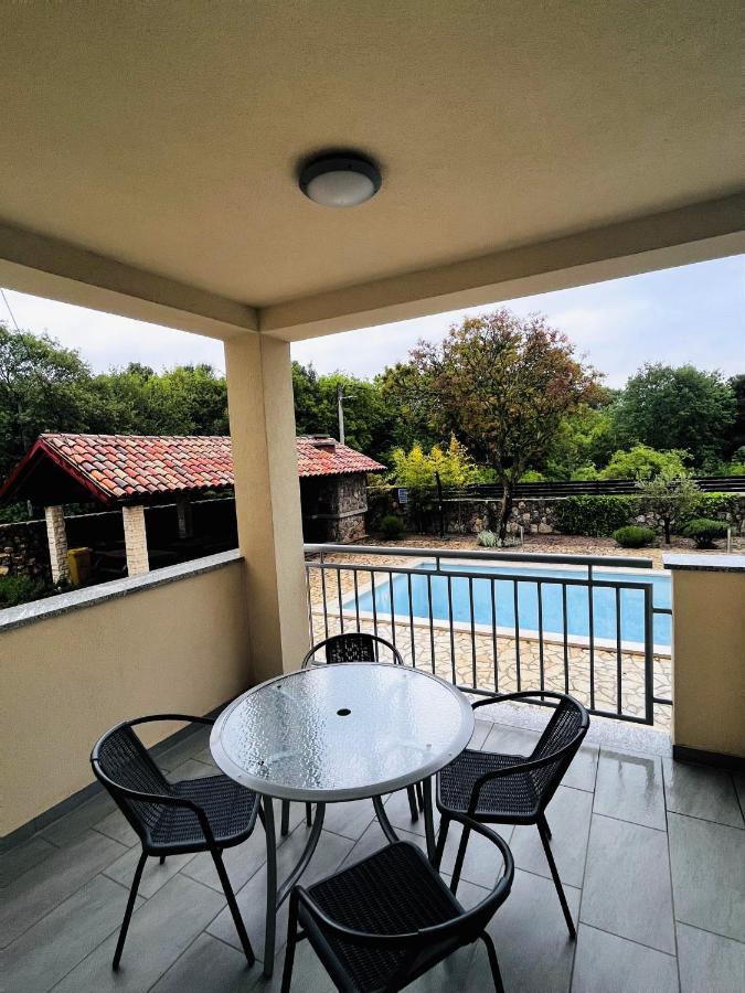 קרק Apartmani Ivica מראה חיצוני תמונה