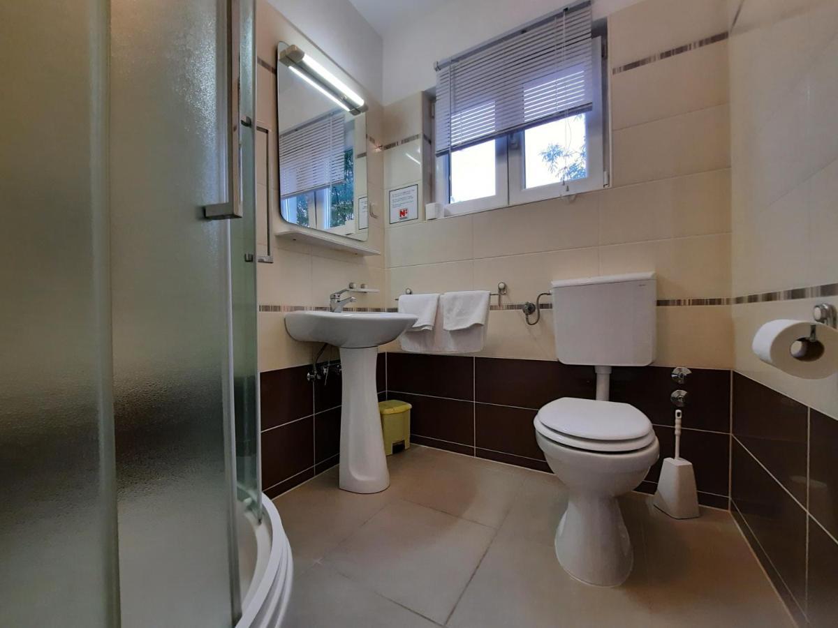 קרק Apartmani Ivica מראה חיצוני תמונה