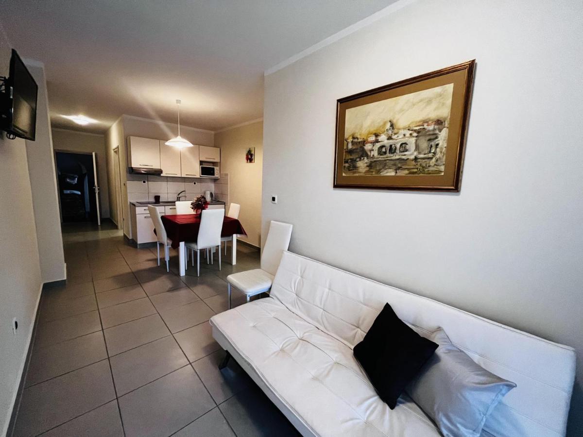 קרק Apartmani Ivica מראה חיצוני תמונה