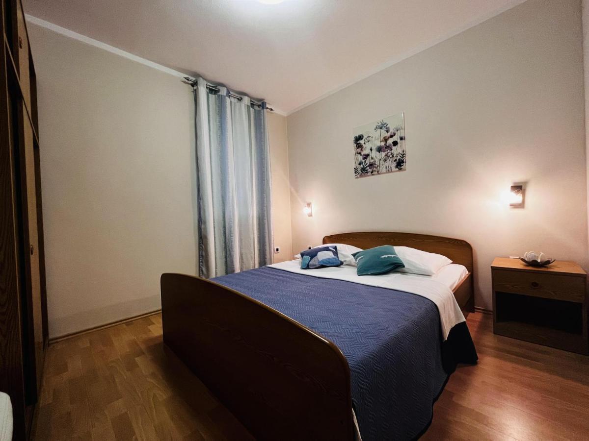 קרק Apartmani Ivica מראה חיצוני תמונה