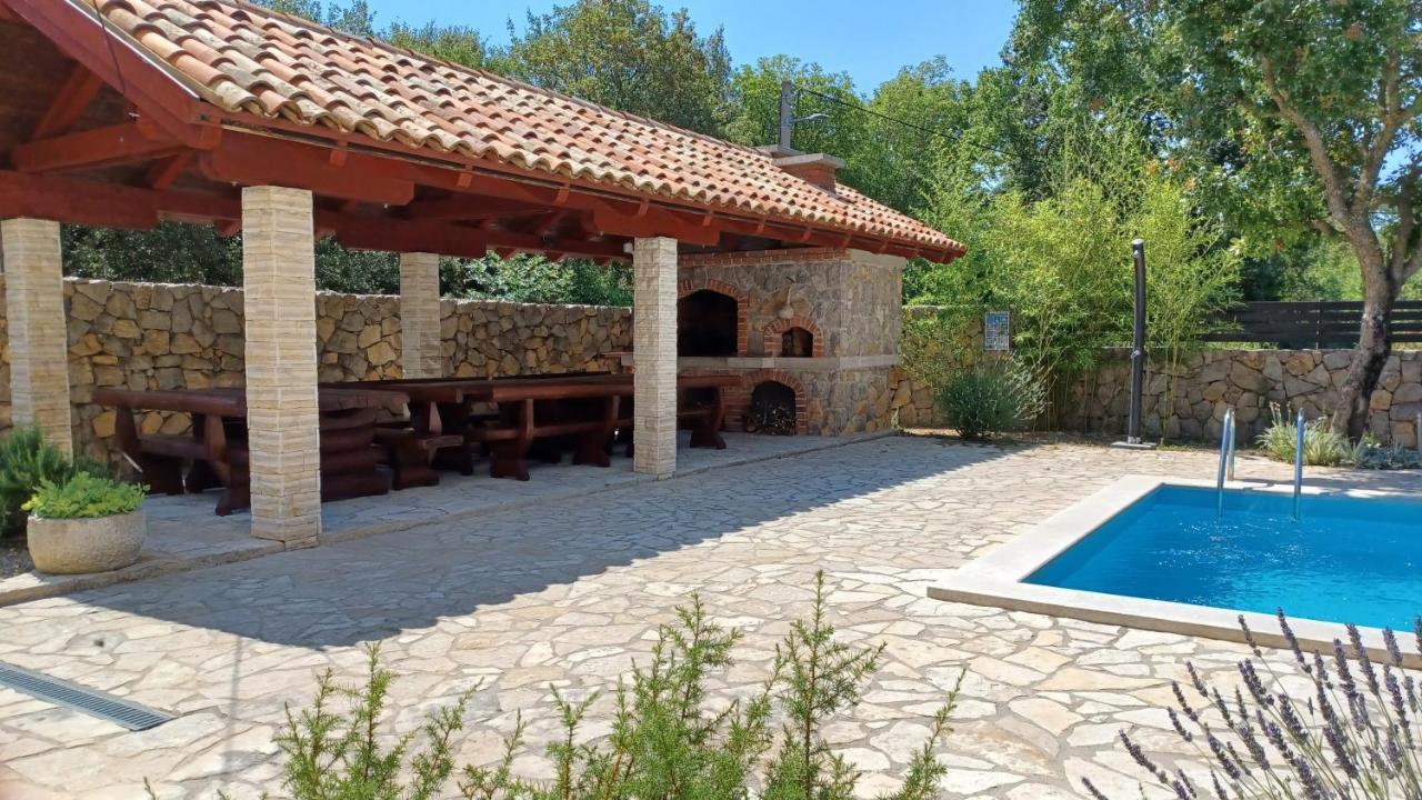 קרק Apartmani Ivica מראה חיצוני תמונה
