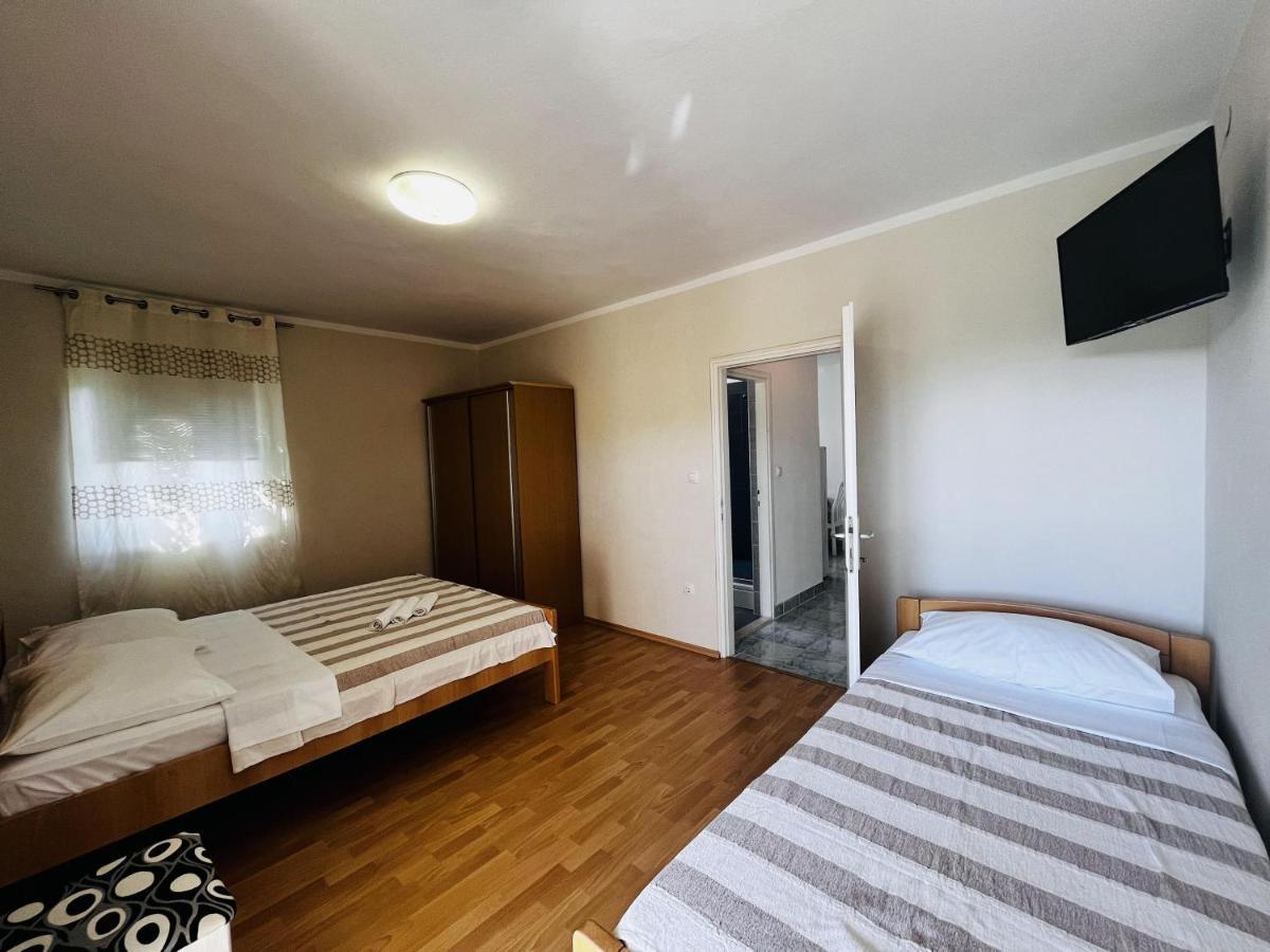 קרק Apartmani Ivica מראה חיצוני תמונה