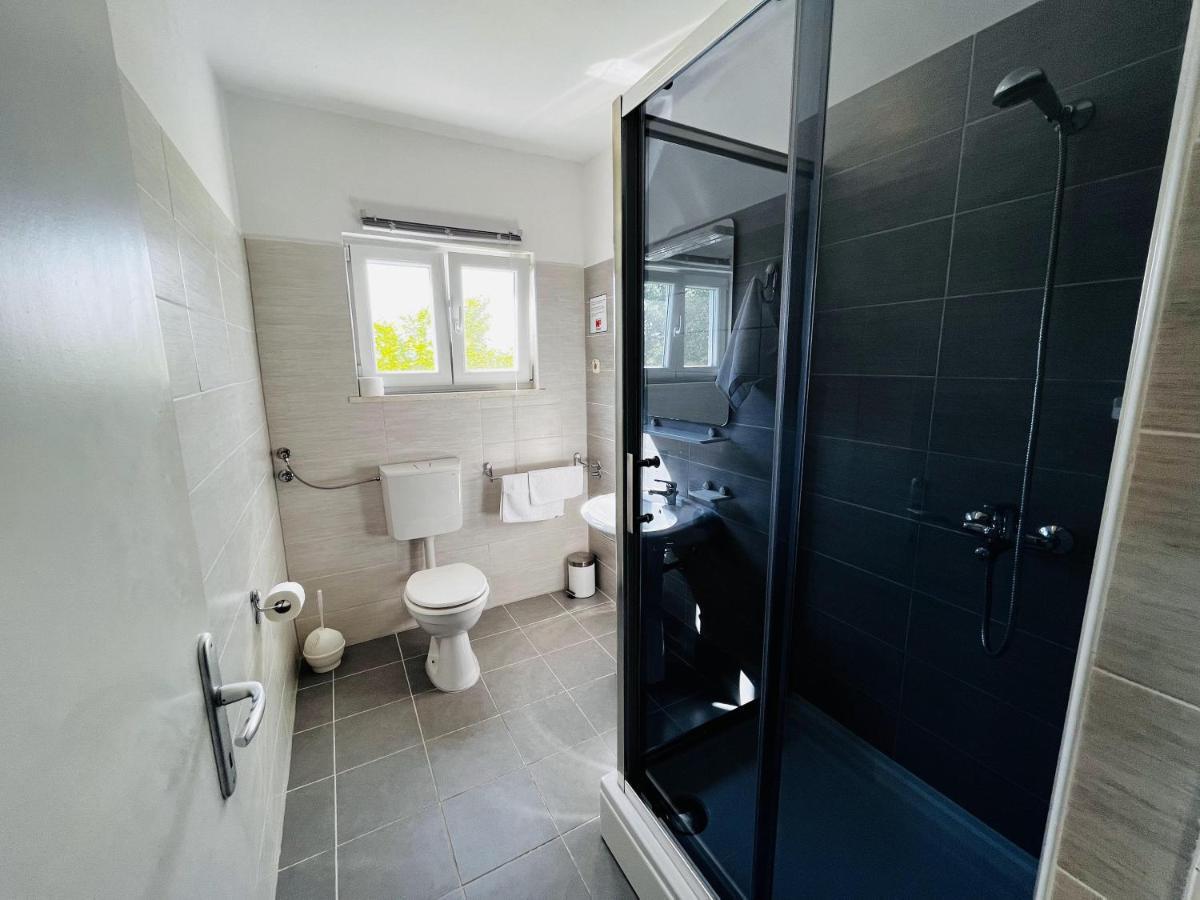 קרק Apartmani Ivica מראה חיצוני תמונה