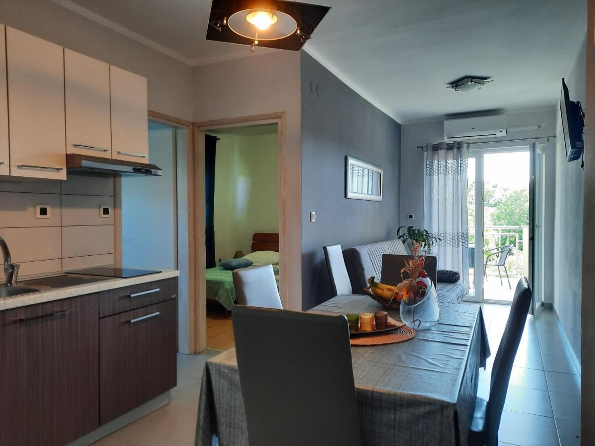 קרק Apartmani Ivica מראה חיצוני תמונה