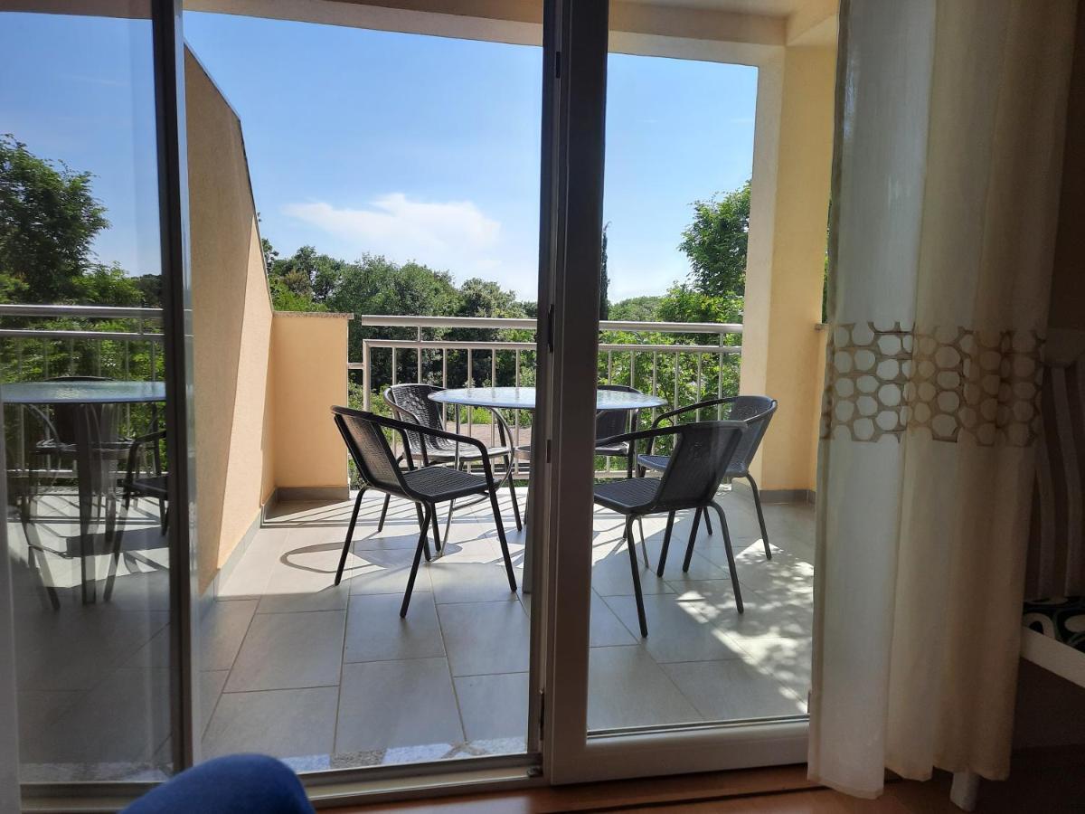 קרק Apartmani Ivica מראה חיצוני תמונה