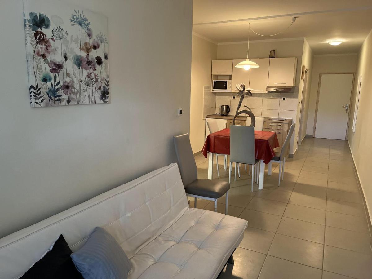 קרק Apartmani Ivica מראה חיצוני תמונה